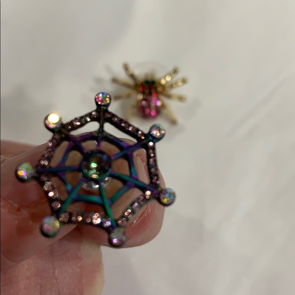 BETSEY JOHNSON Spider & Web MISMATCH EARRINGS! Halloween Sparkly Crystals Posts - Picture 9 of 11